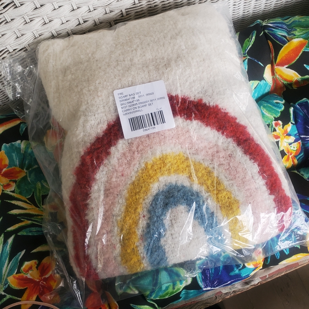 Free People 🌈 Carry on Scarf + bag set Rainbow - Picture 8 of 11